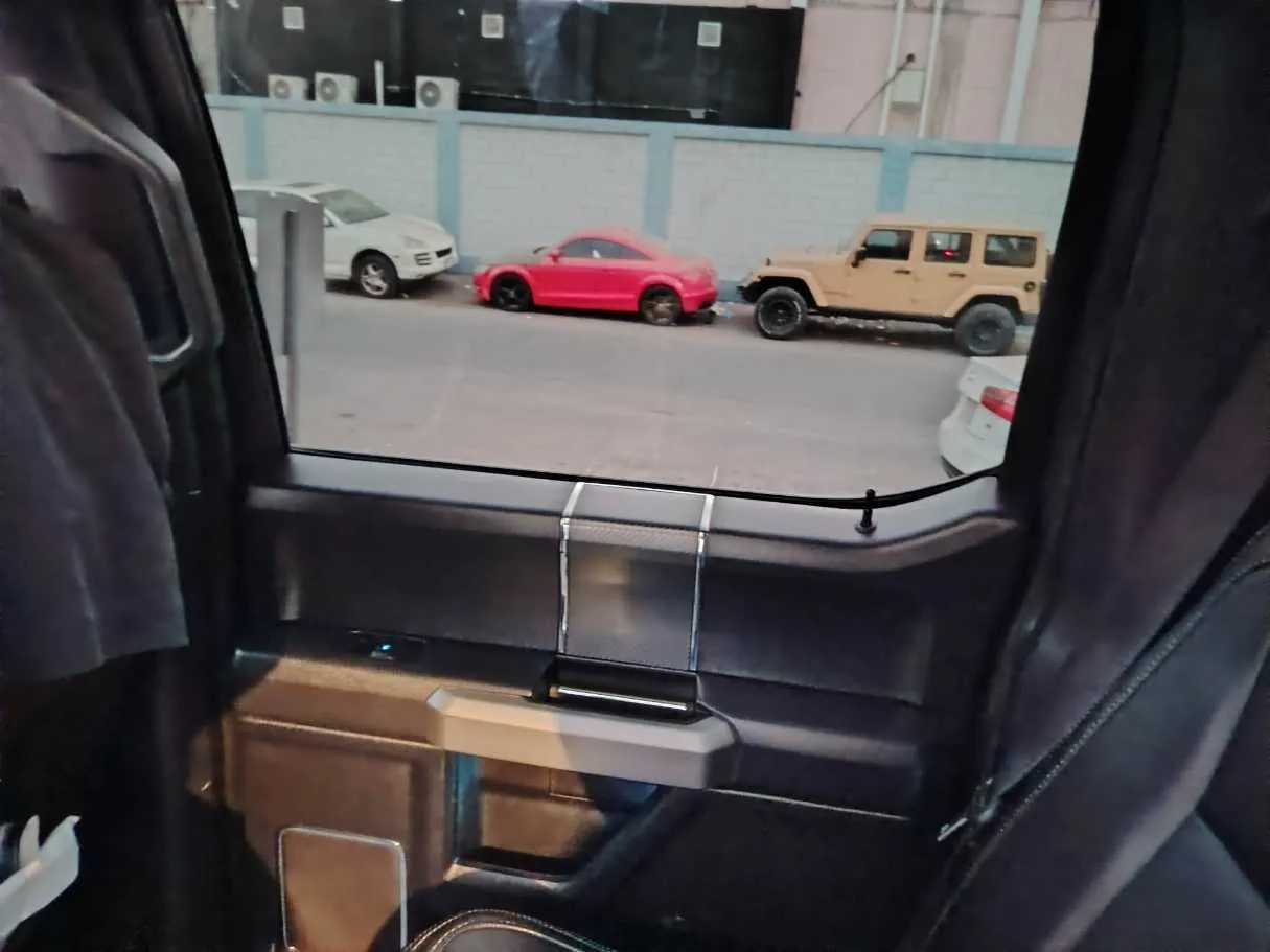 Car image 36