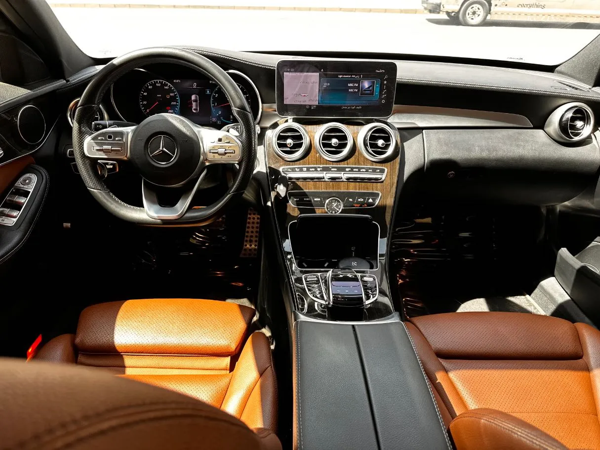 Car image 15