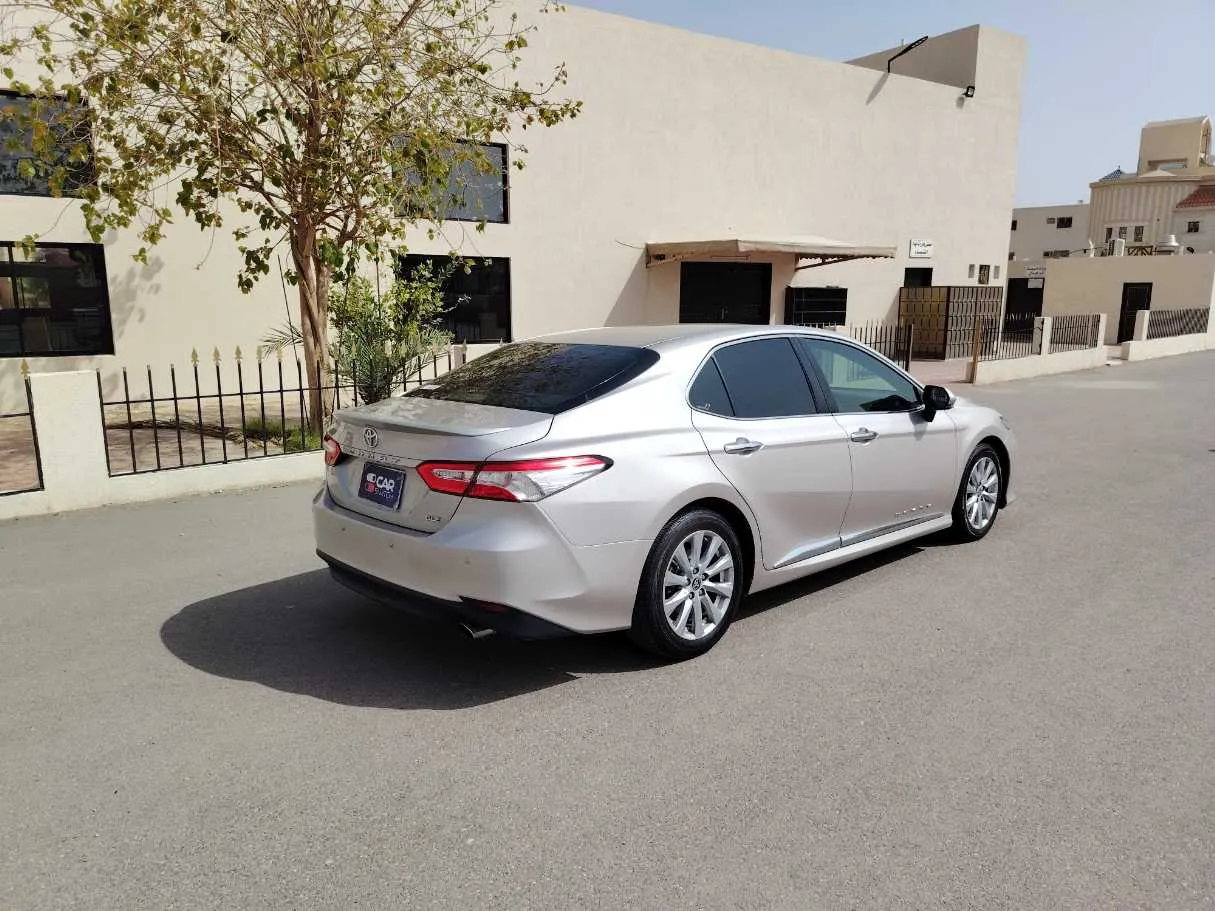 Car image 5