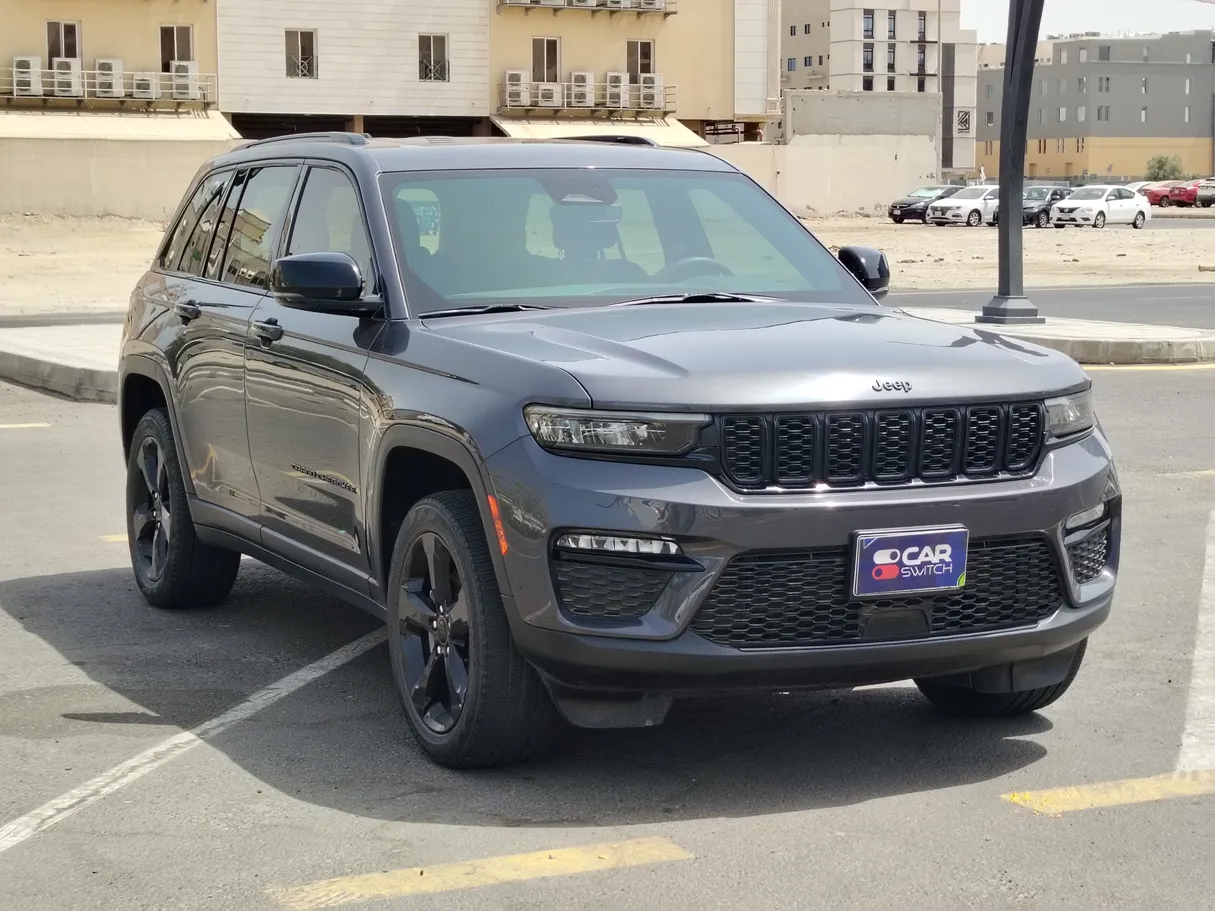 Car image 3