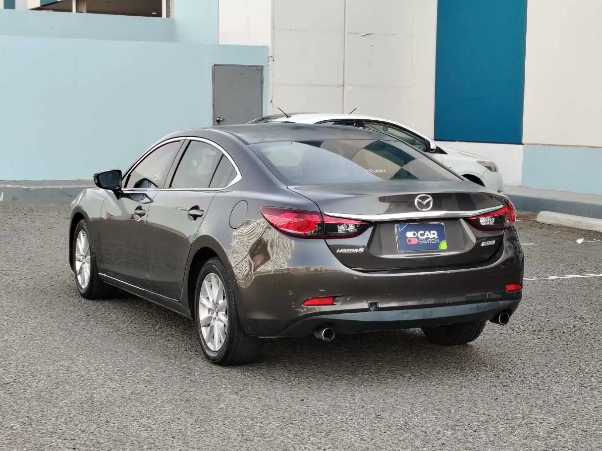 Car image 7