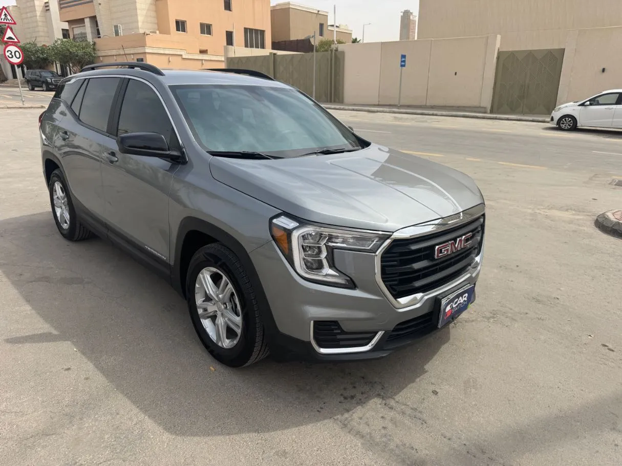 Car image 3