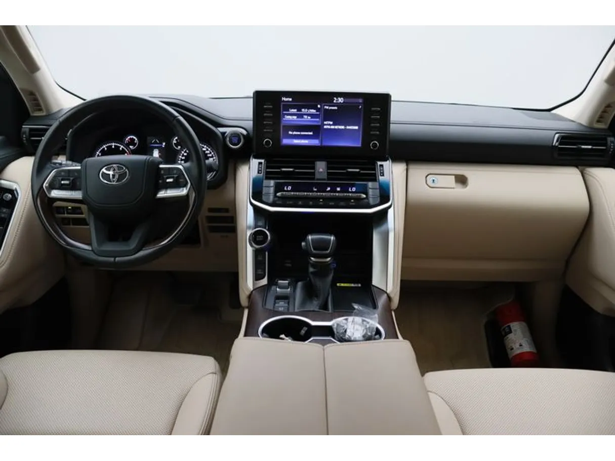 Car image 14