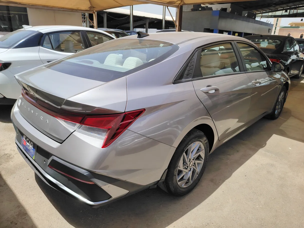 Car image 5