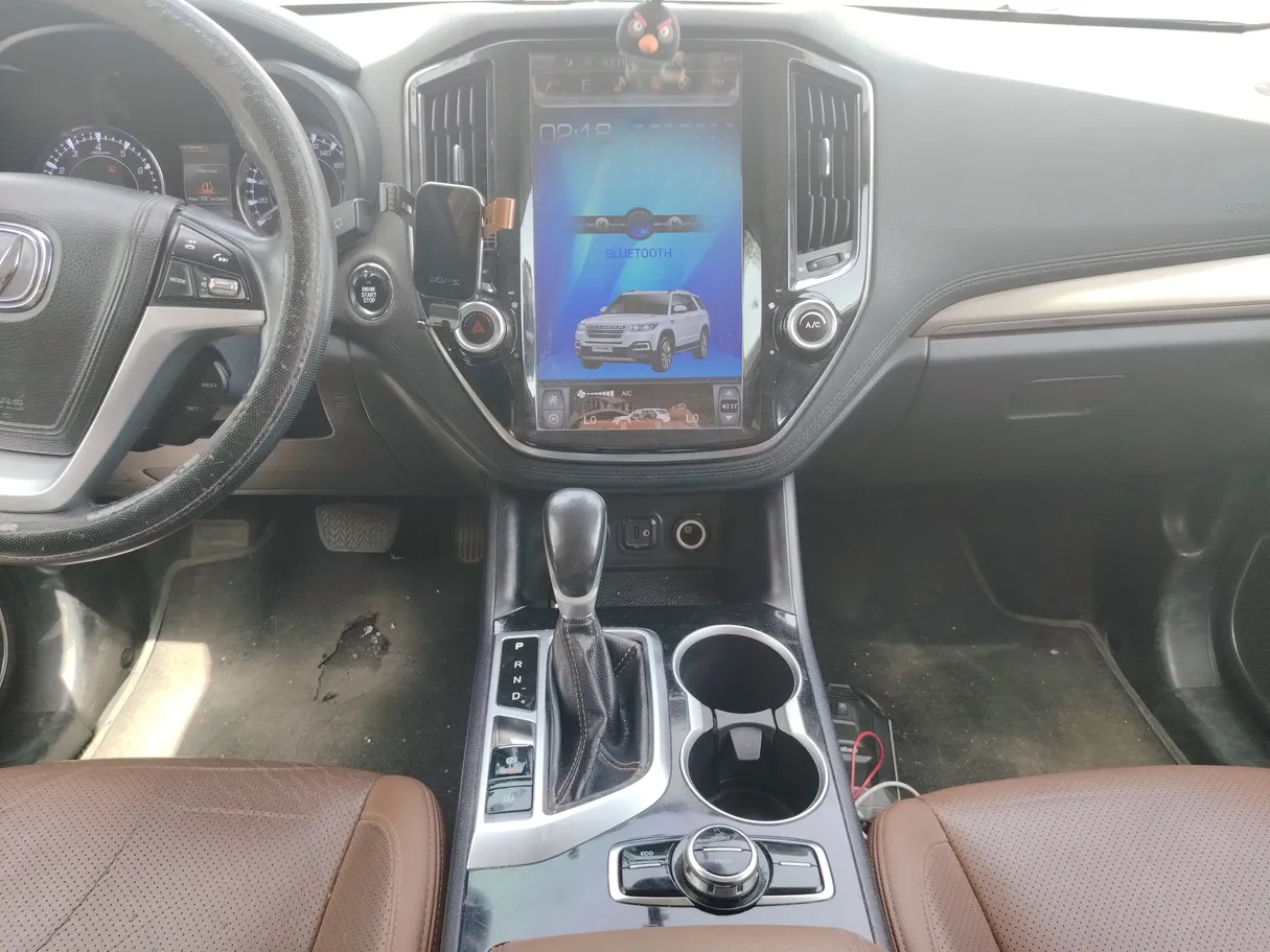 Car image 18