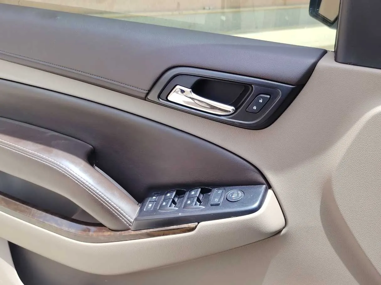 Car image 26