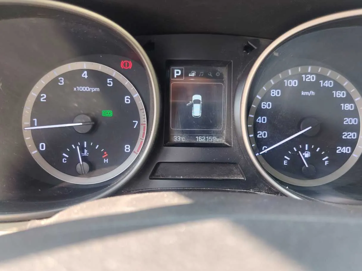 Car image 19