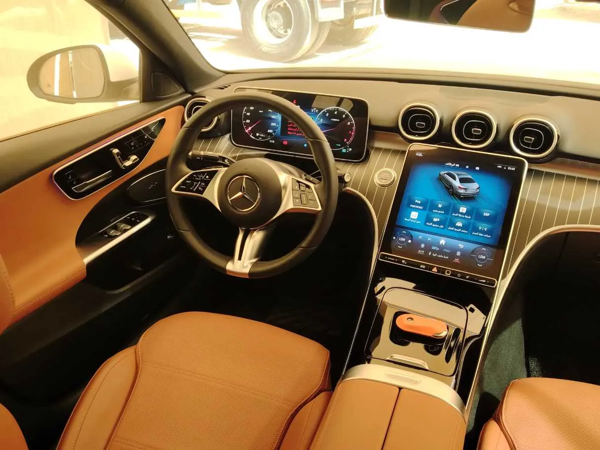 Car image 25