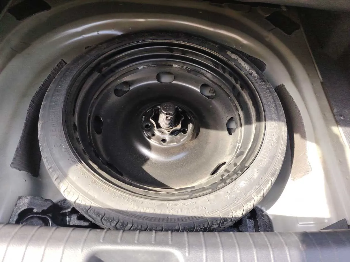 Car image 33