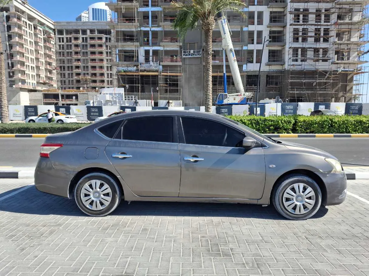Car image 8