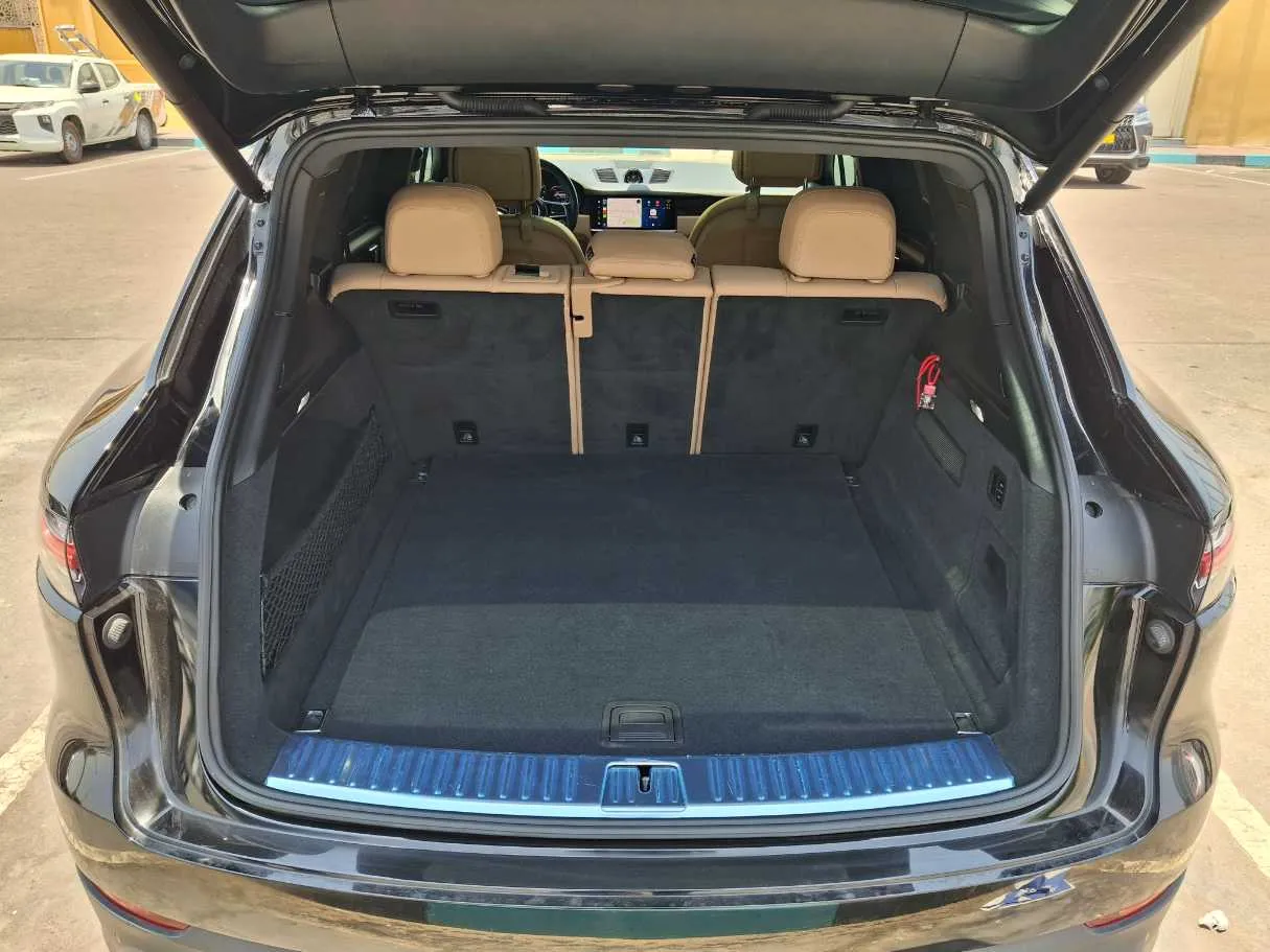 Car image 21