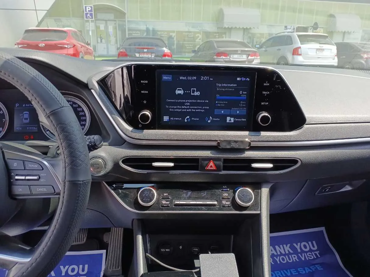 Car image 16