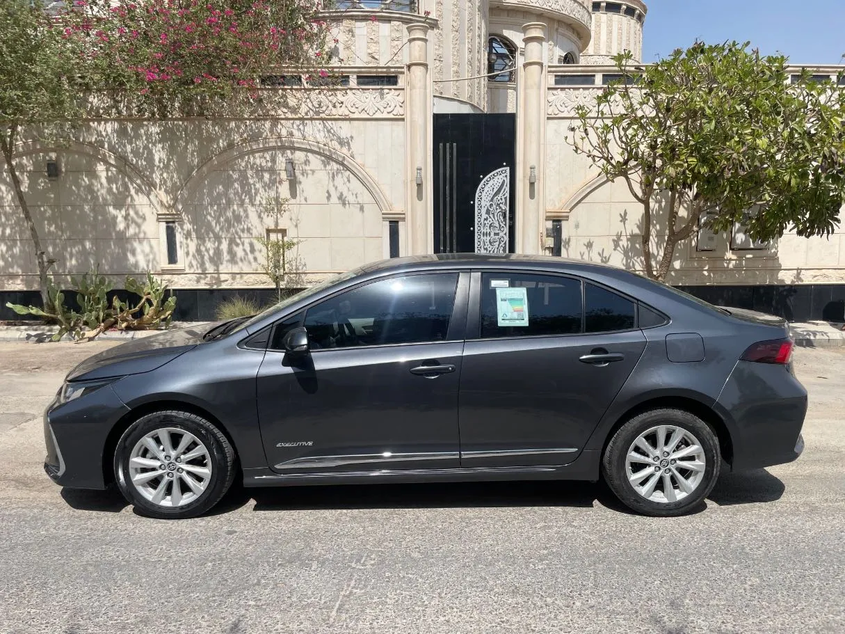 Car image 8