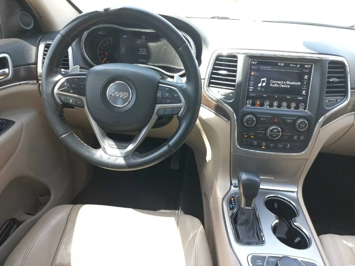 Car image 16