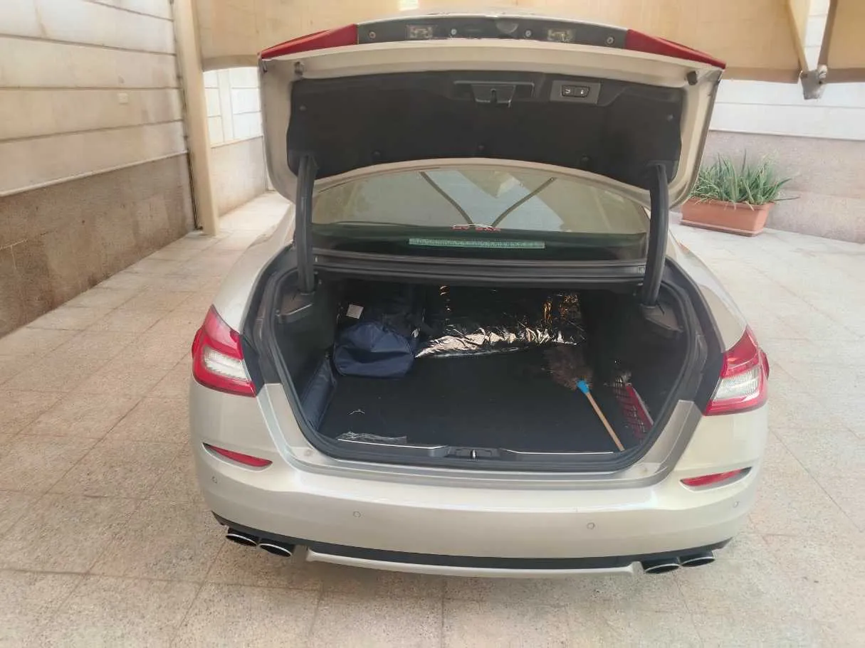 Car image 27