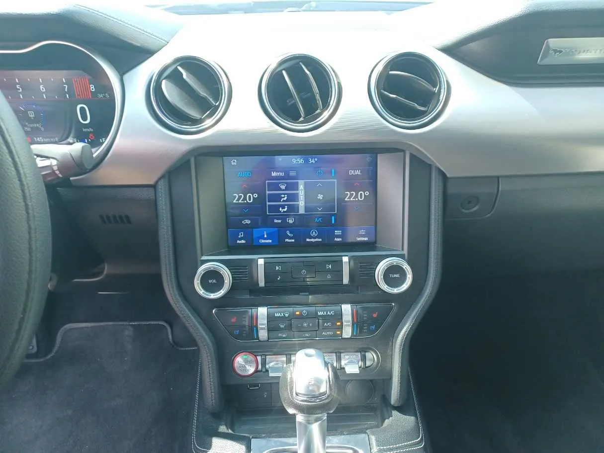 Car image 15
