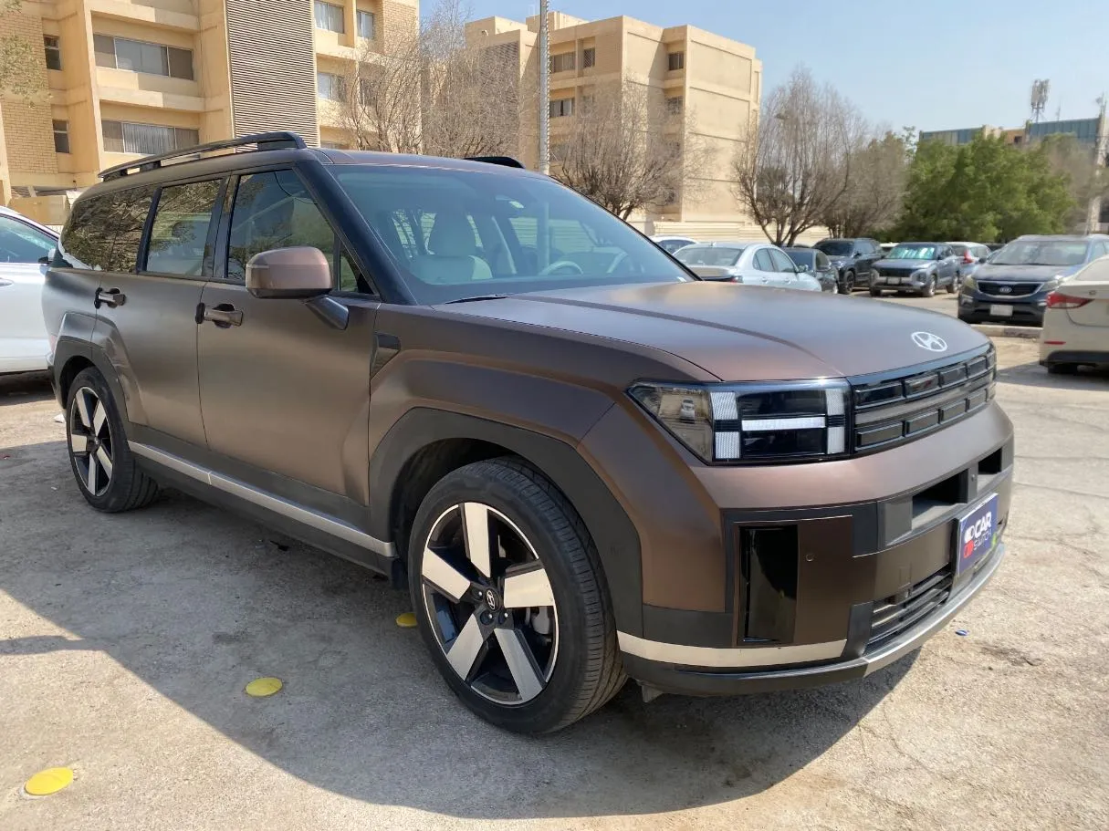Car image 3