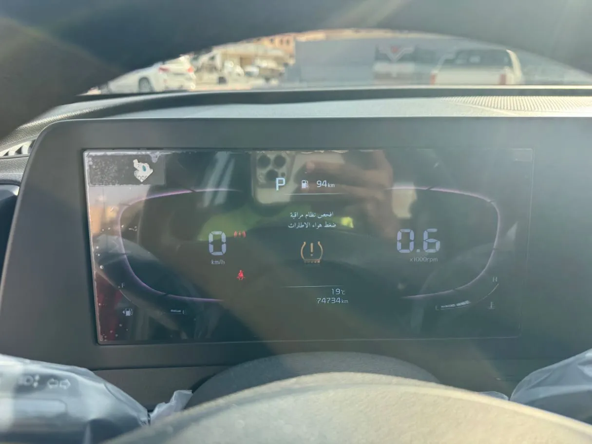 Car image 19
