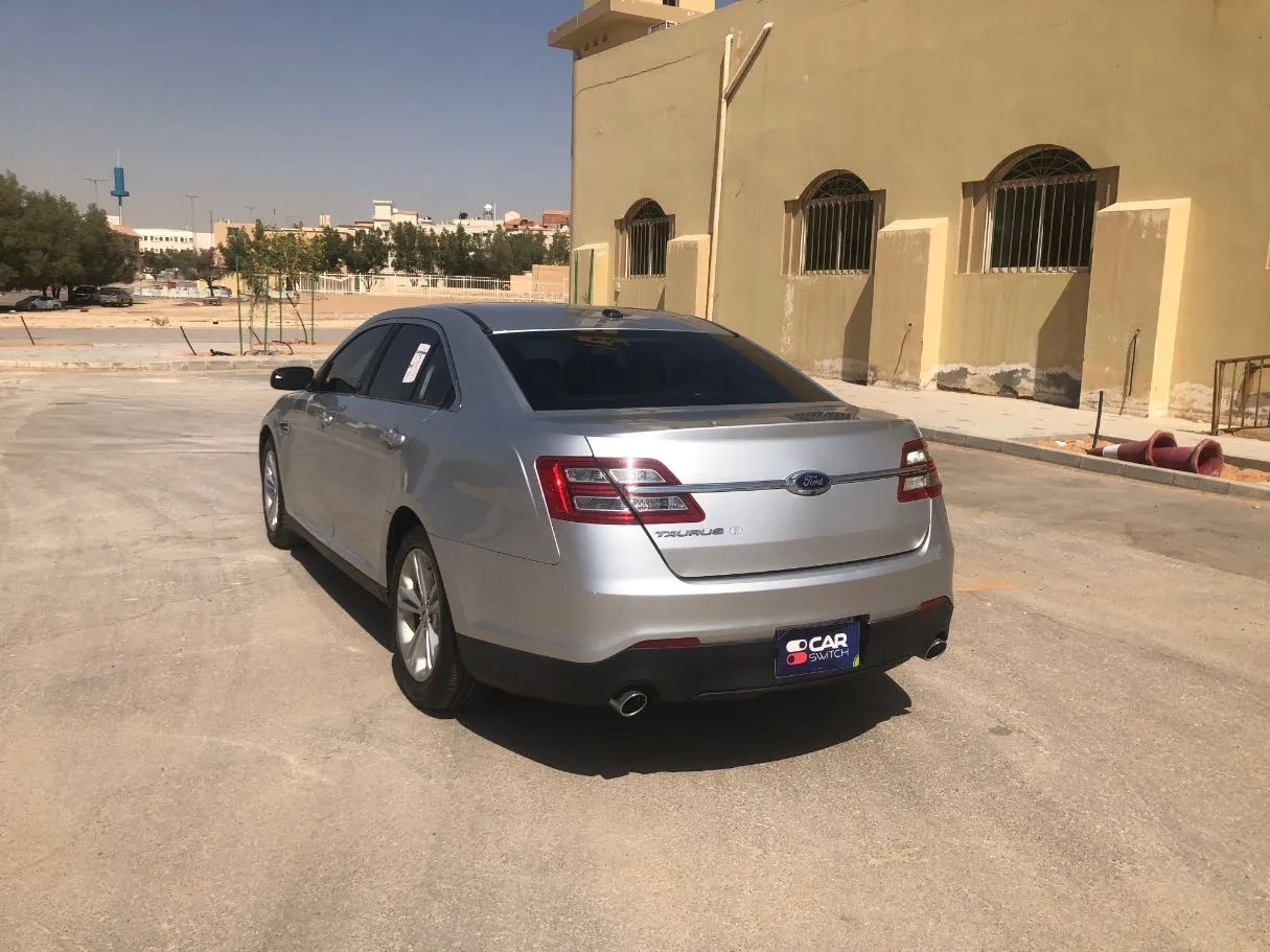 Car image 7