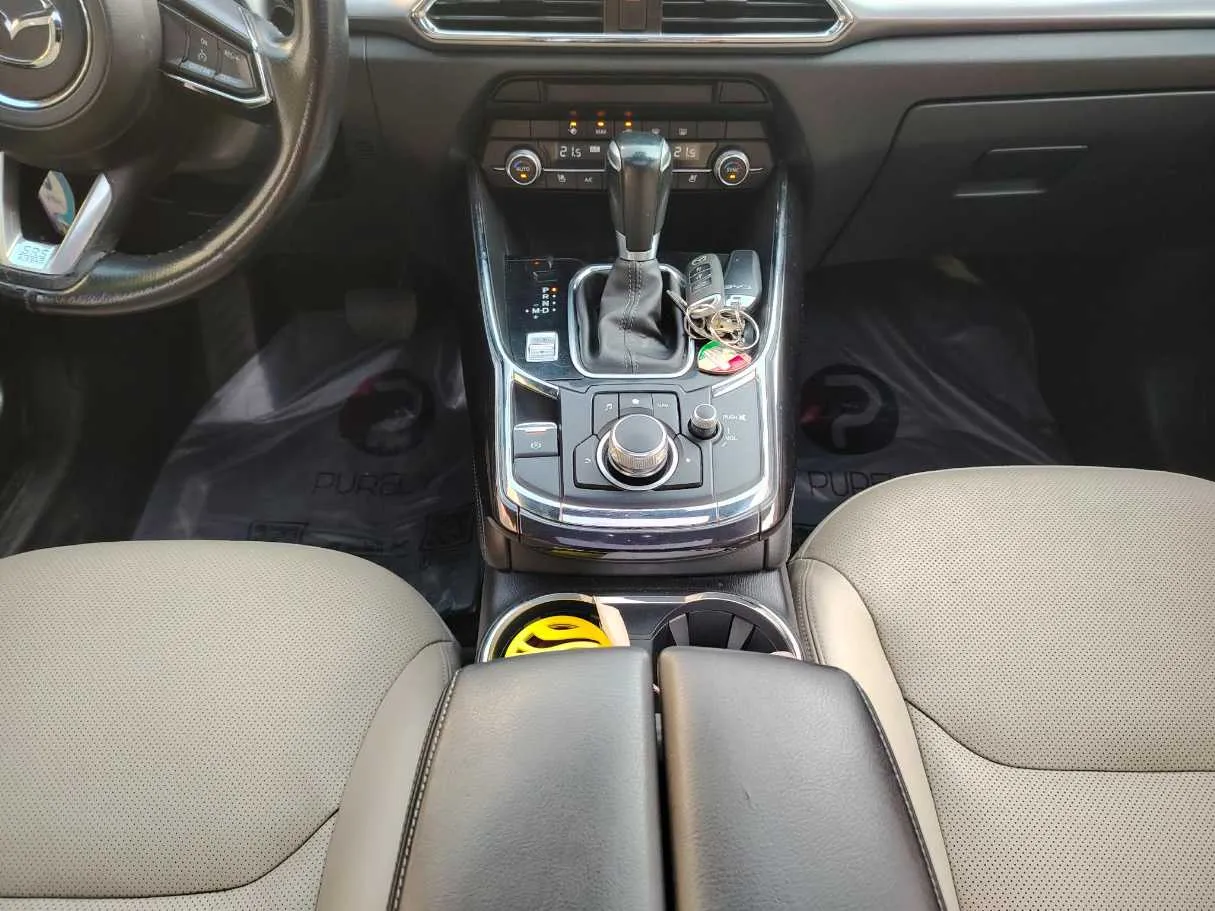Car image 27
