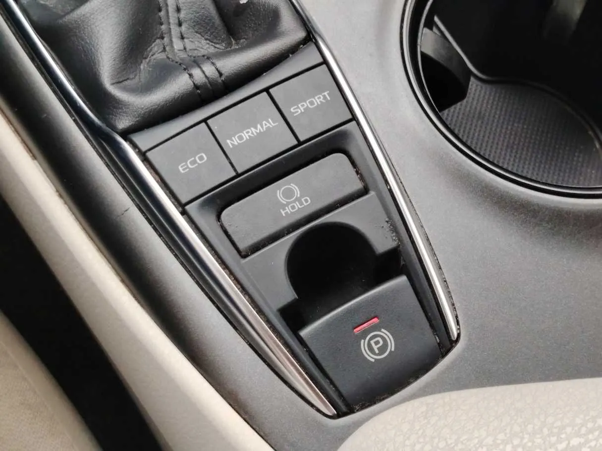 Car image 29