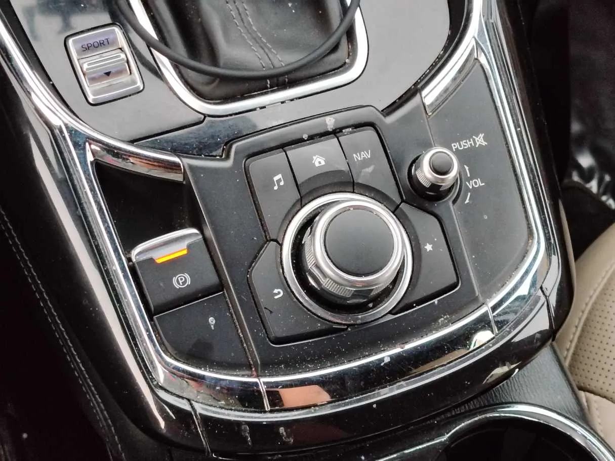 Car image 22