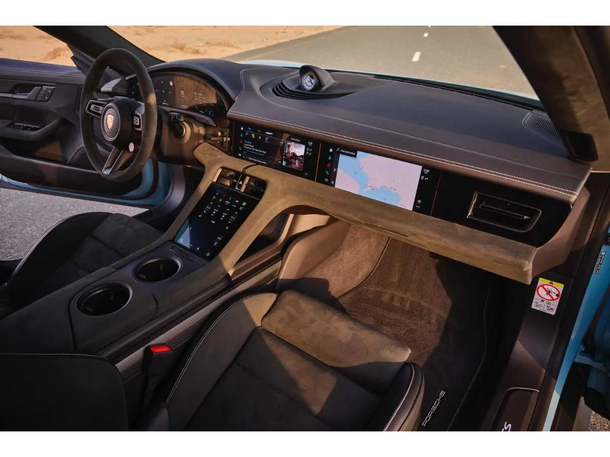 Car image 26