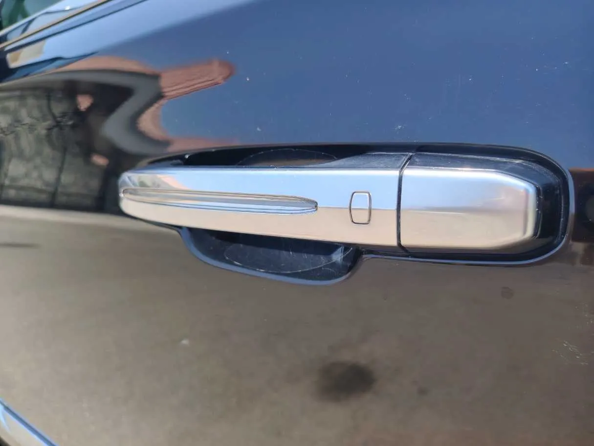 Car image 34