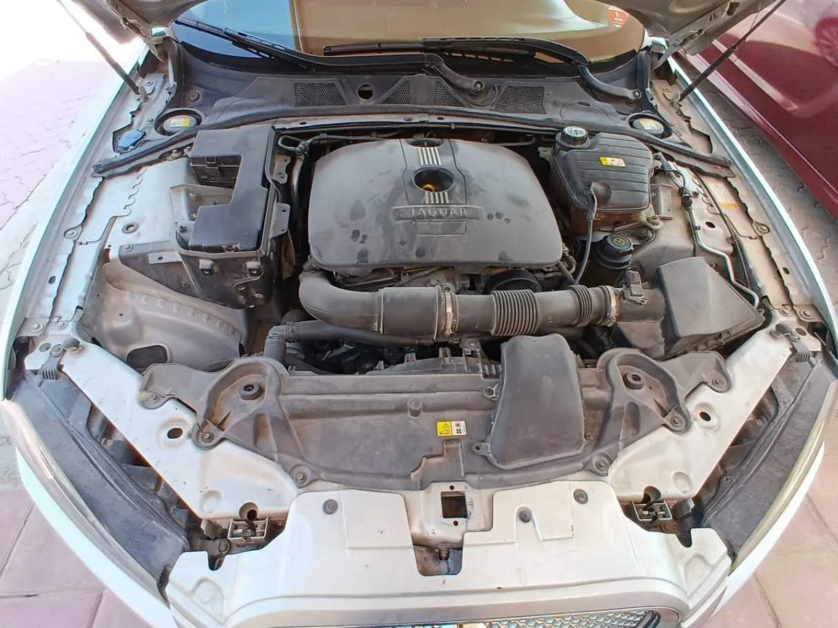 Car image 24