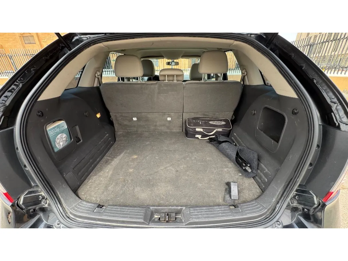 Car image 23