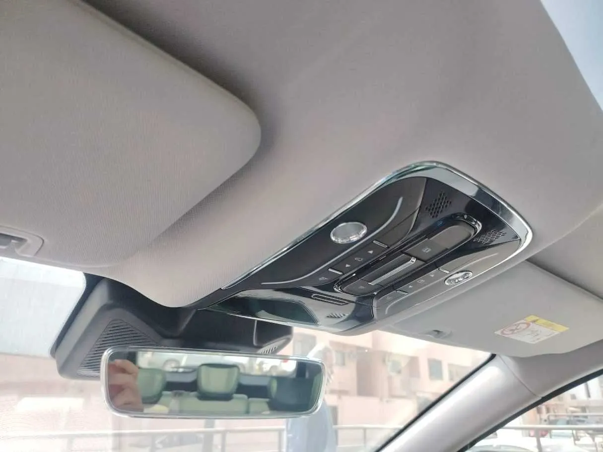 Car image 40