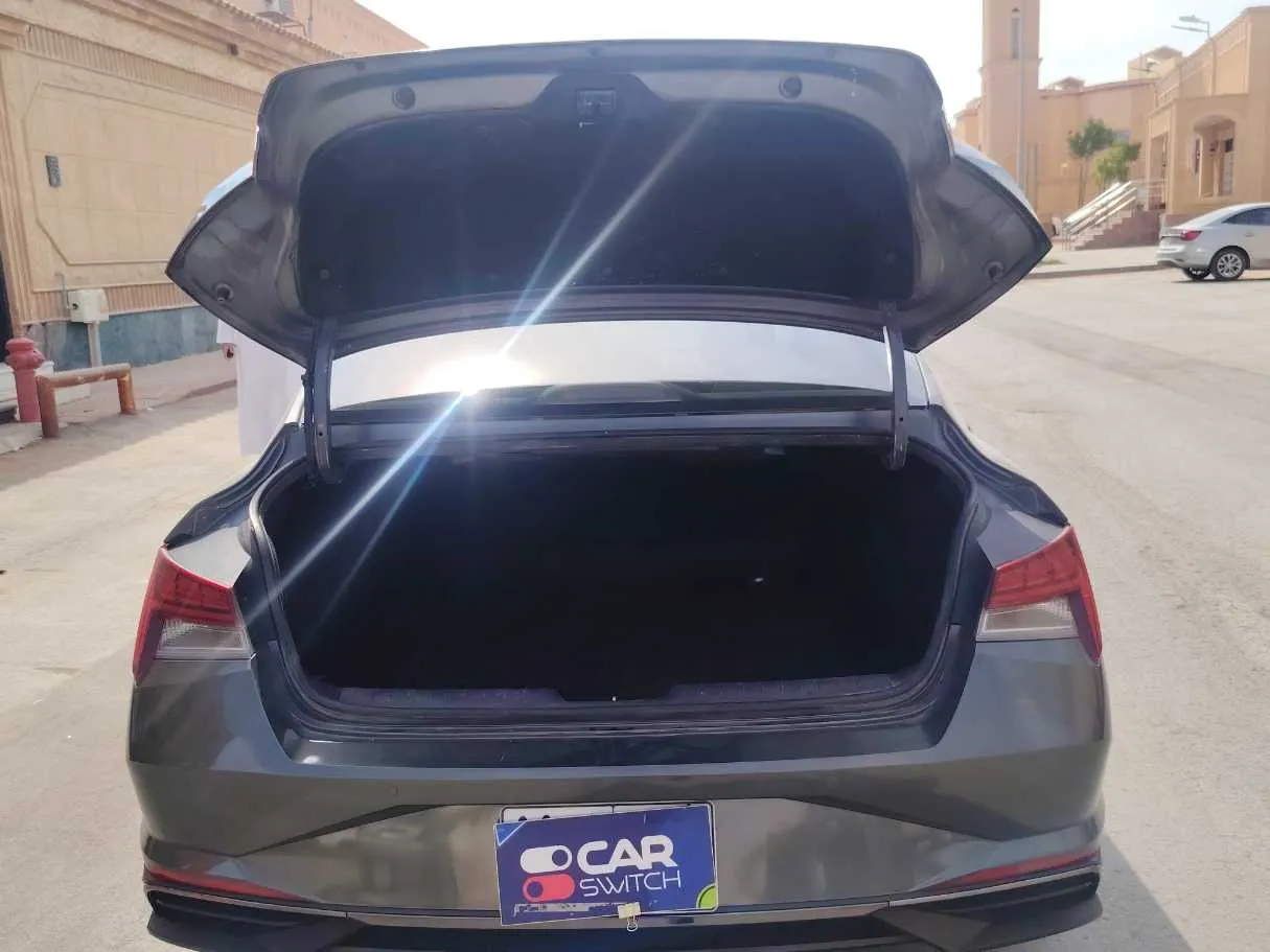 Car image 21