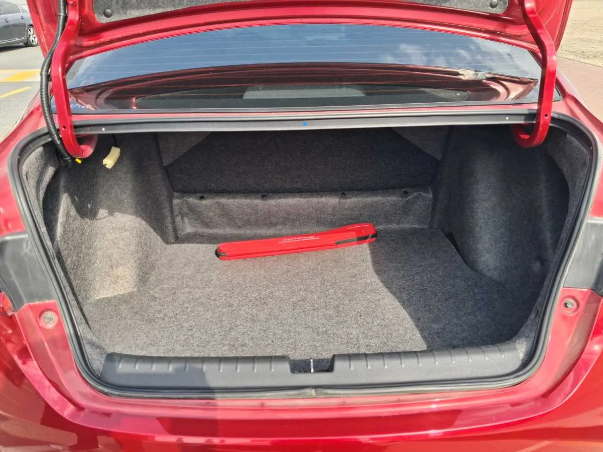 Car image 20