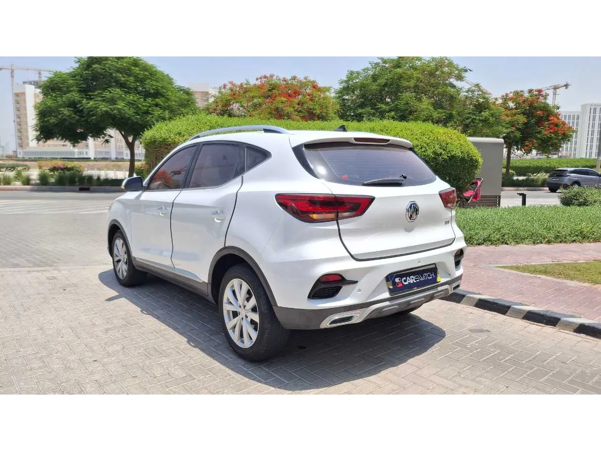 Car image 7