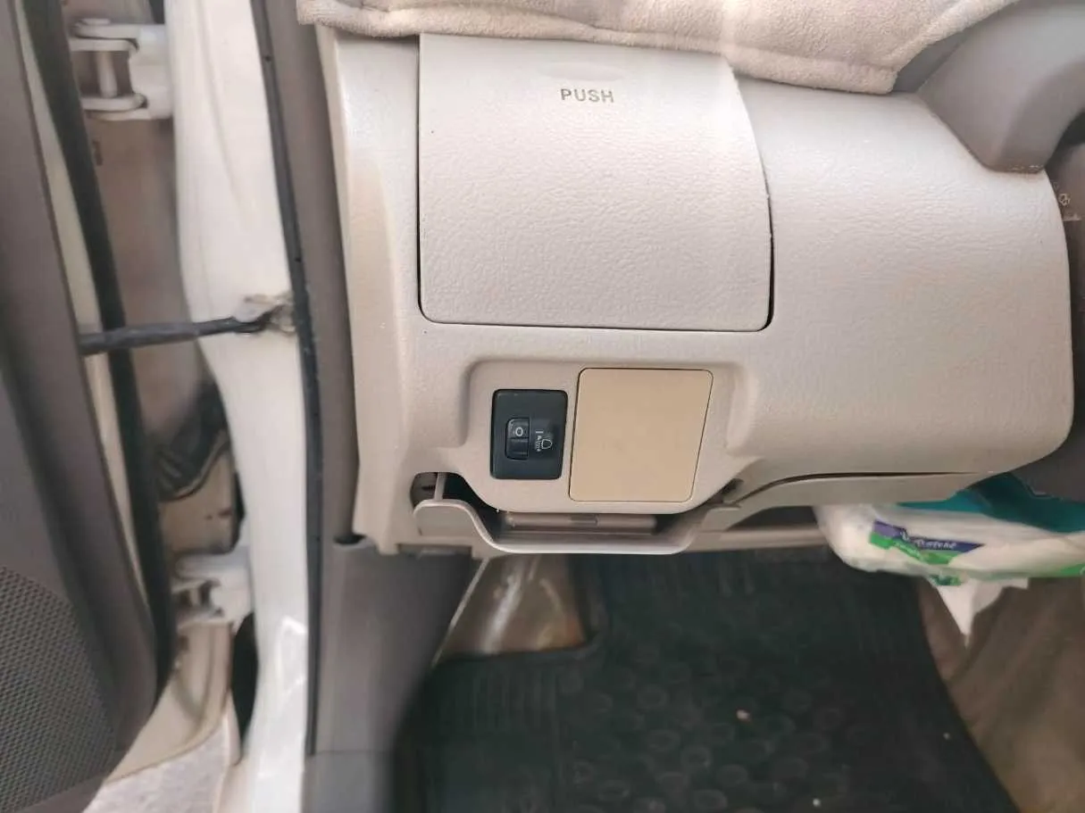 Car image 32