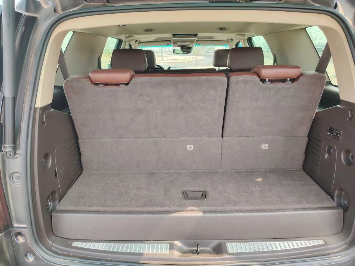 Car image 27