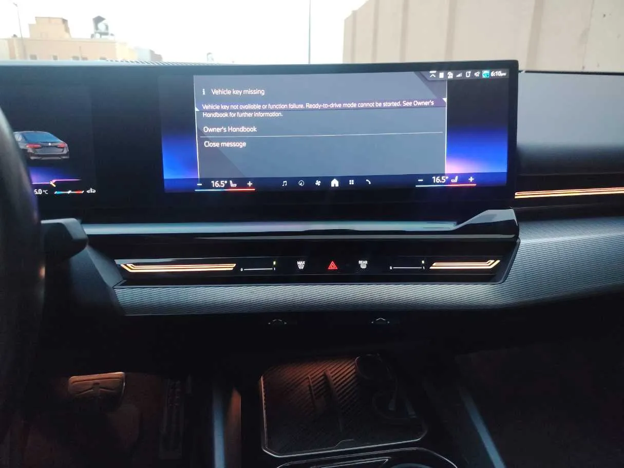 Car image 24