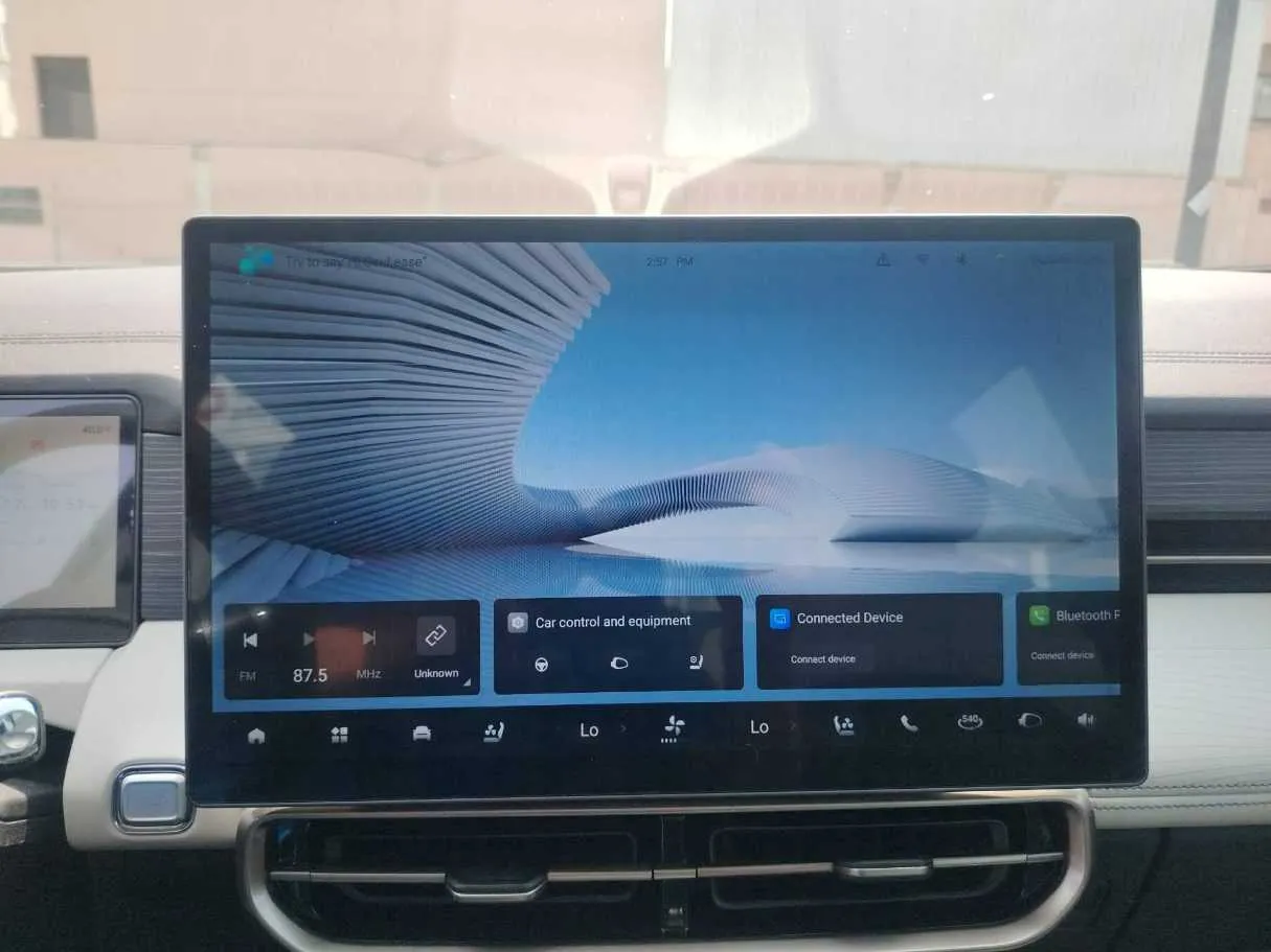 Car image 27