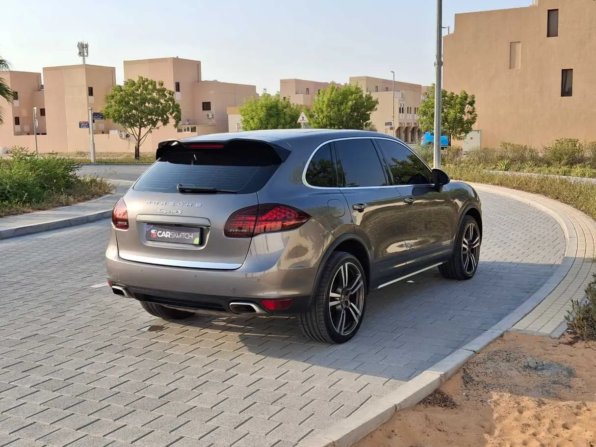 Car image 5