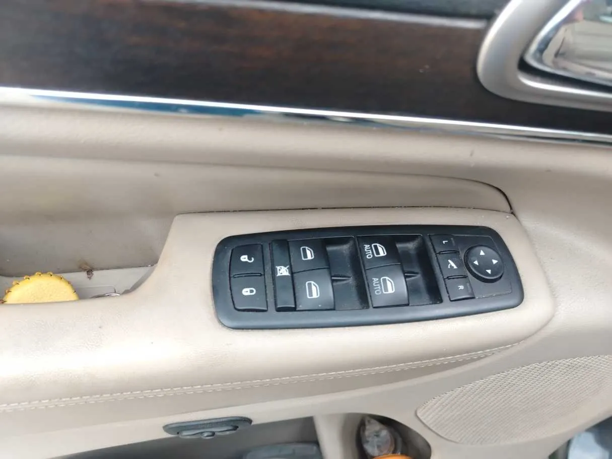 Car image 33