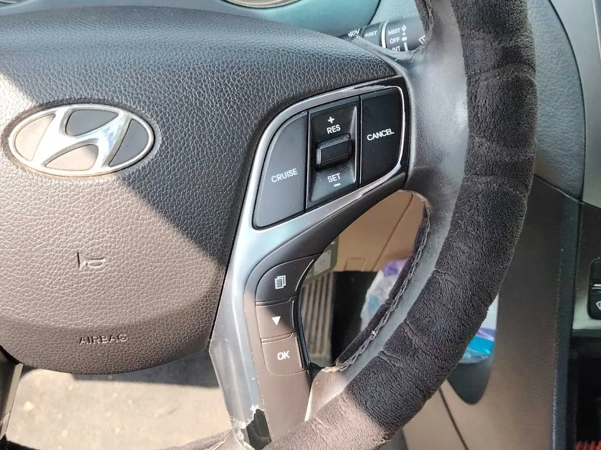 Car image 27