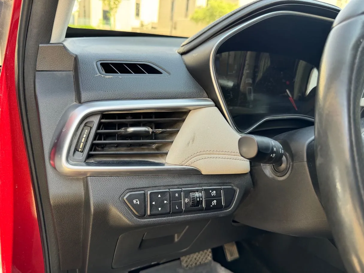 Car image 23