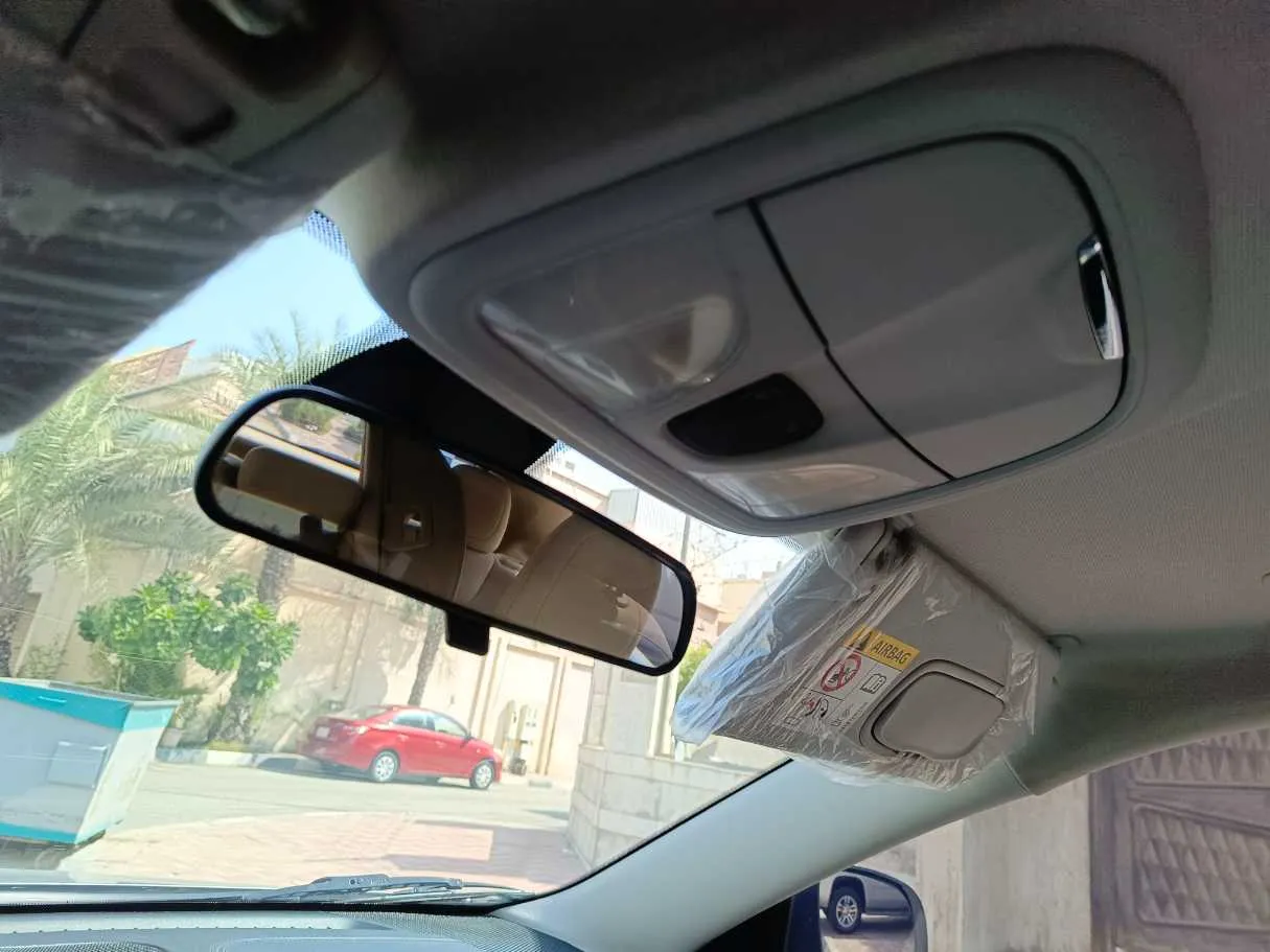 Car image 32