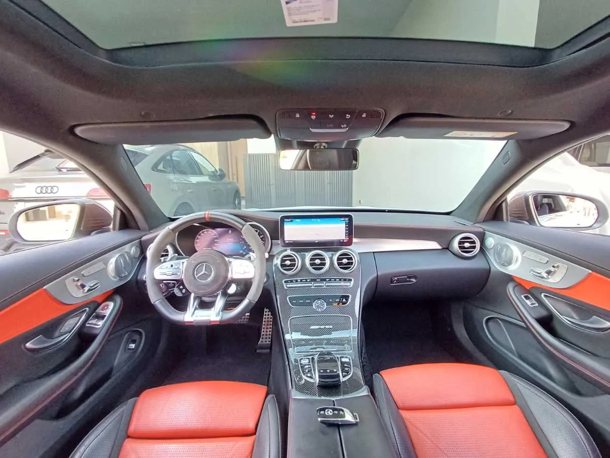 Car image 17