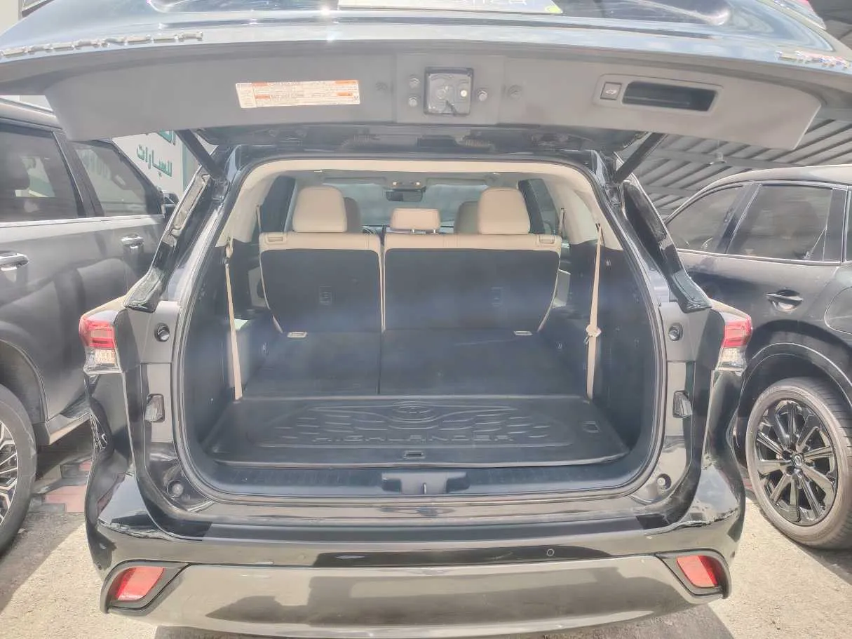 Car image 37