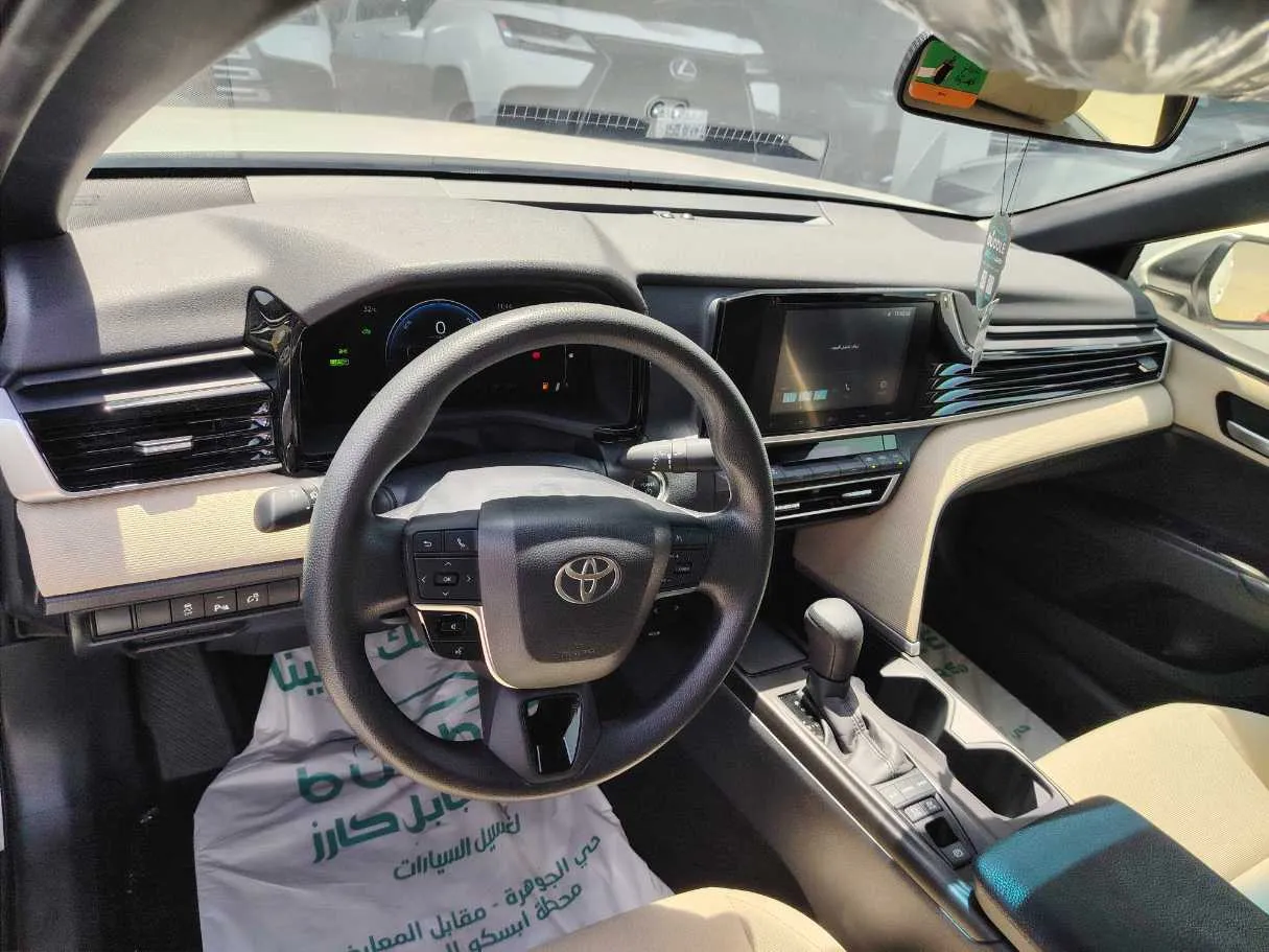 Car image 15