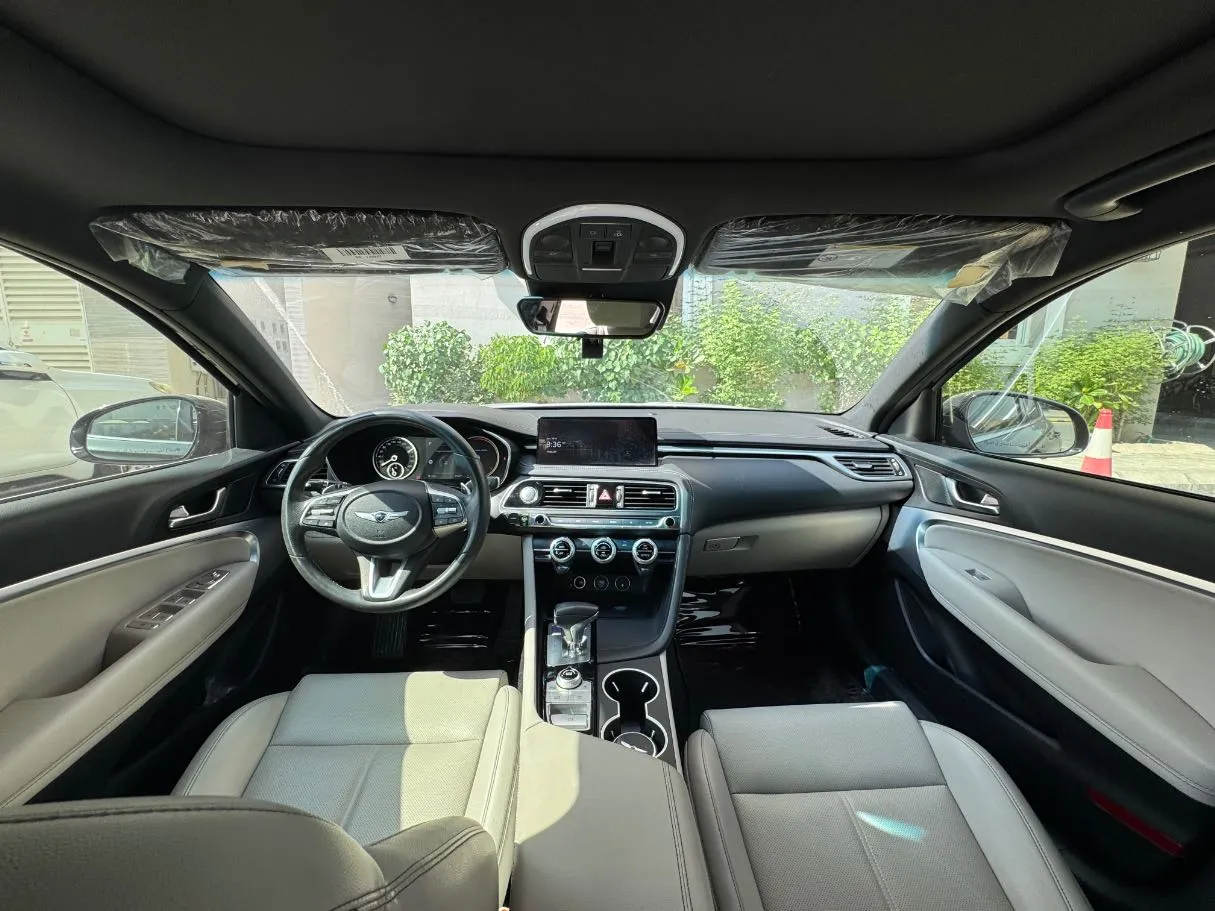 Car image 15
