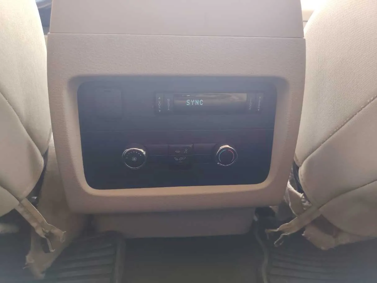 Car image 27