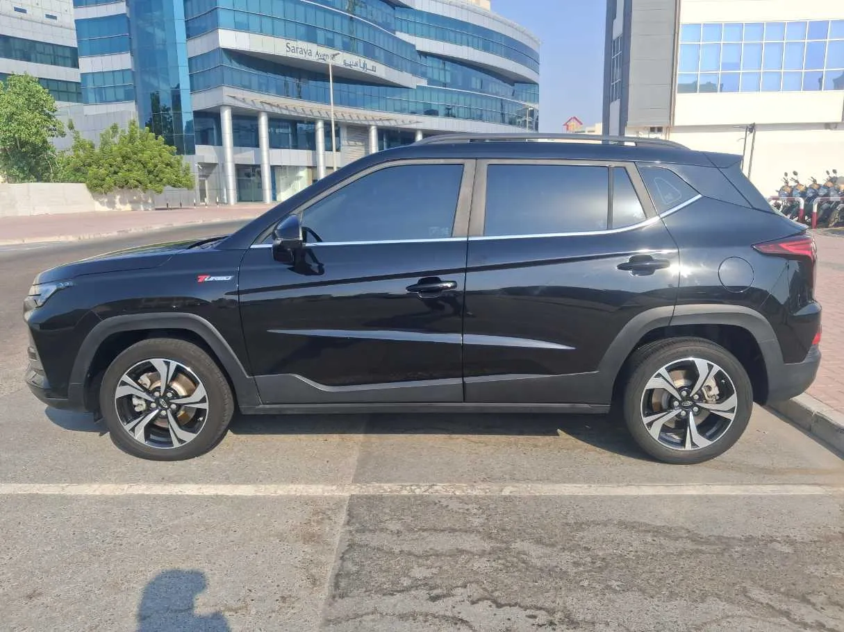 Car image 4