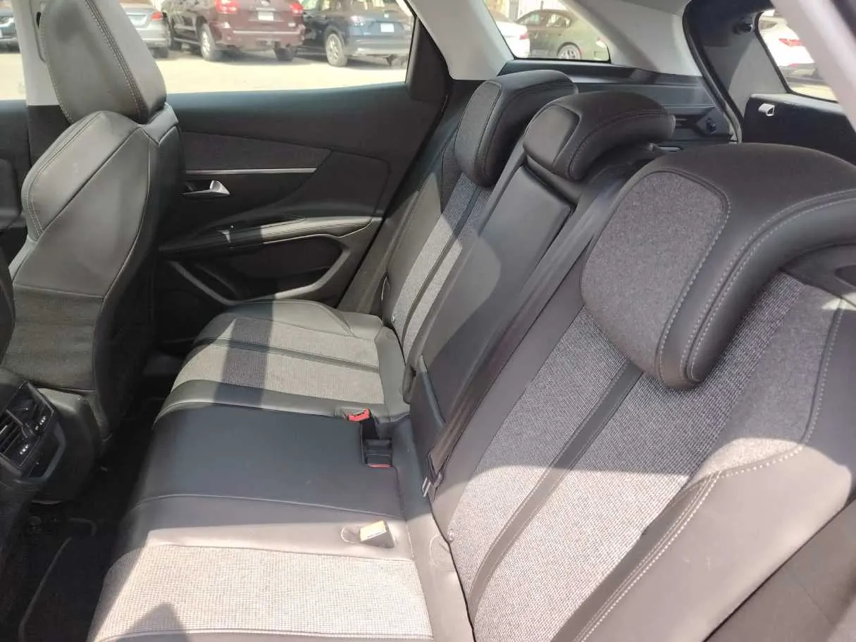 Car image 20